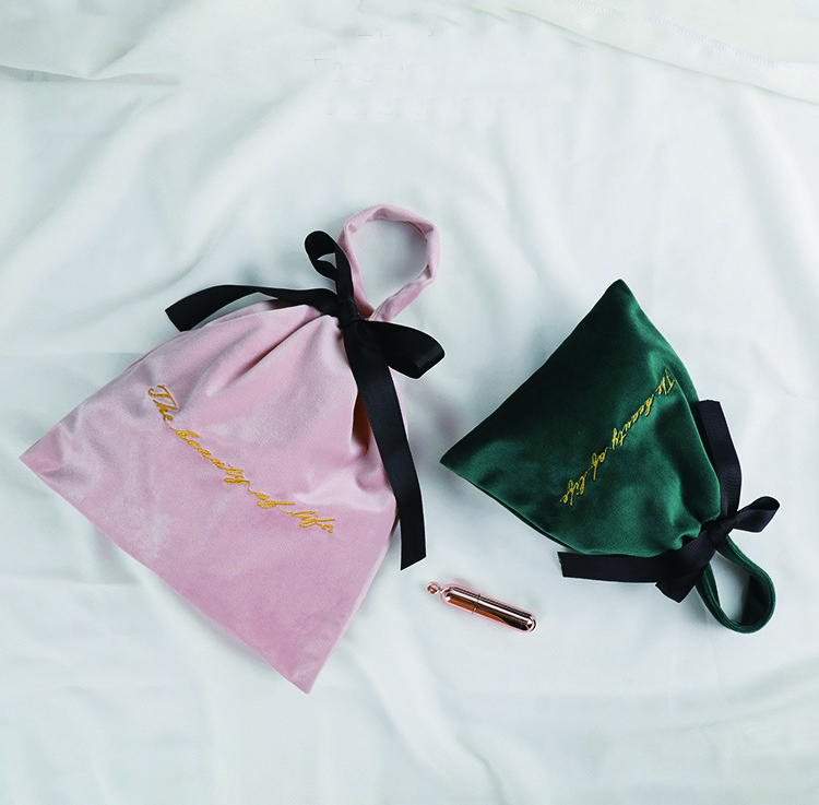 Drawstring Gift Bags Flannel Velvet Material Size Custom from China