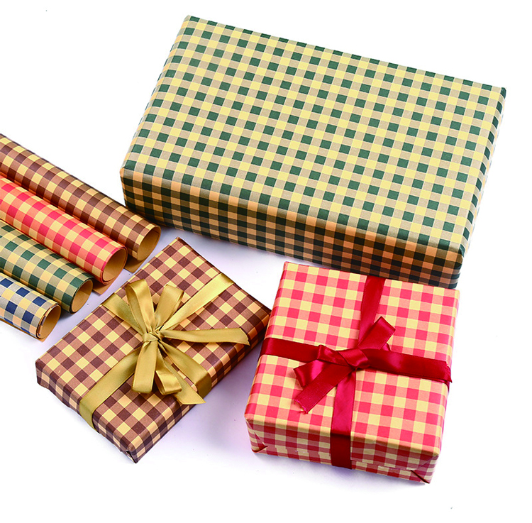 Завиткување подароци Прилагодено лого на брендот во шкотски стил Крафт хартија за подароци